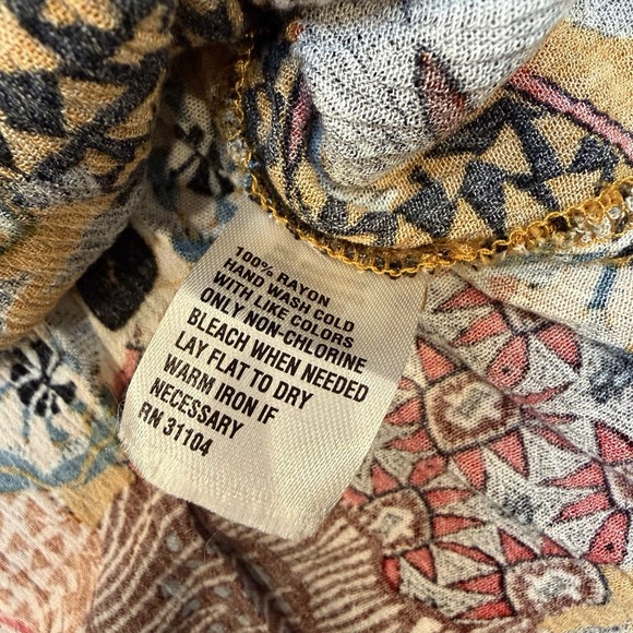 New Directions Button Front Tie Hem Top Multi Print Boho Indie Size PL Cropped - Picture 8 of 9